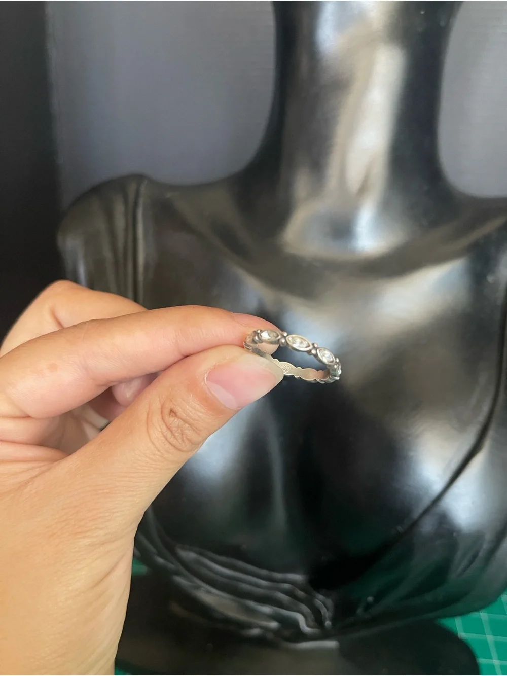 Brighton silver tone scalloped eternity stackable ring size 6